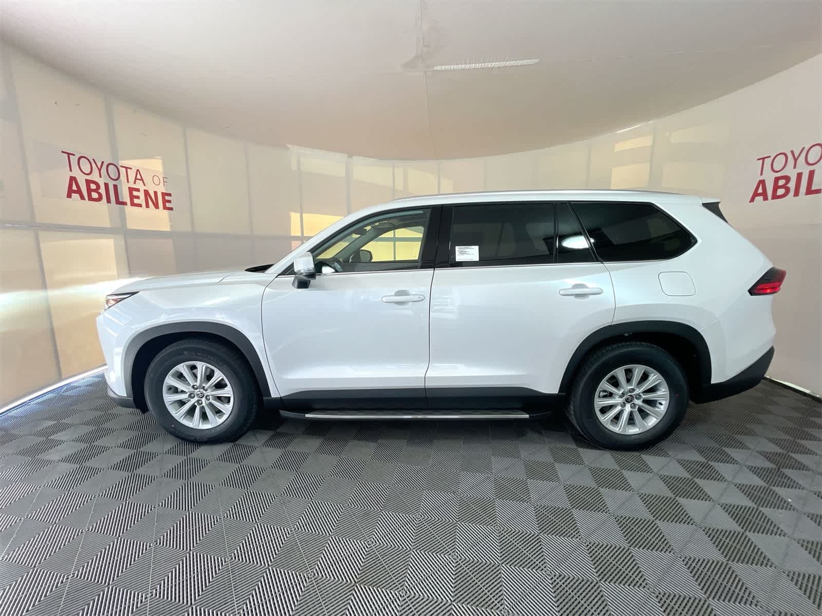 Thumbnail: 2026 Toyota Grand Highlander - 2