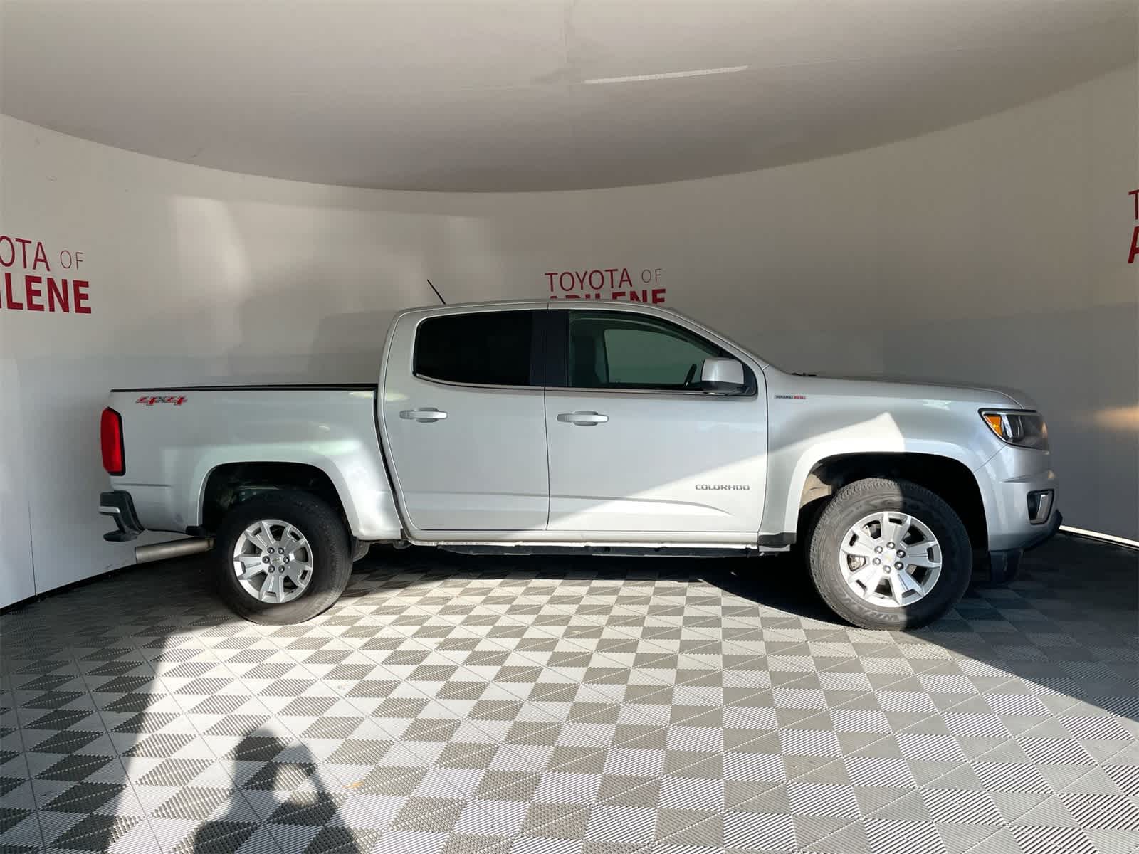 Thumbnail: 2019 Chevrolet Colorado - 8