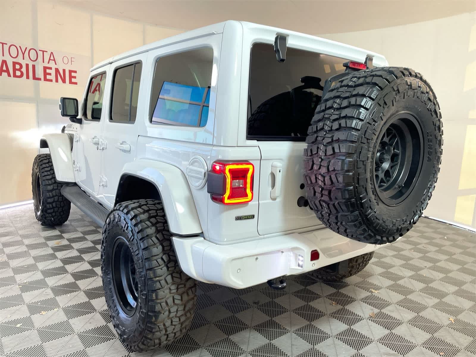 Thumbnail: 2021 Jeep Wrangler - 3
