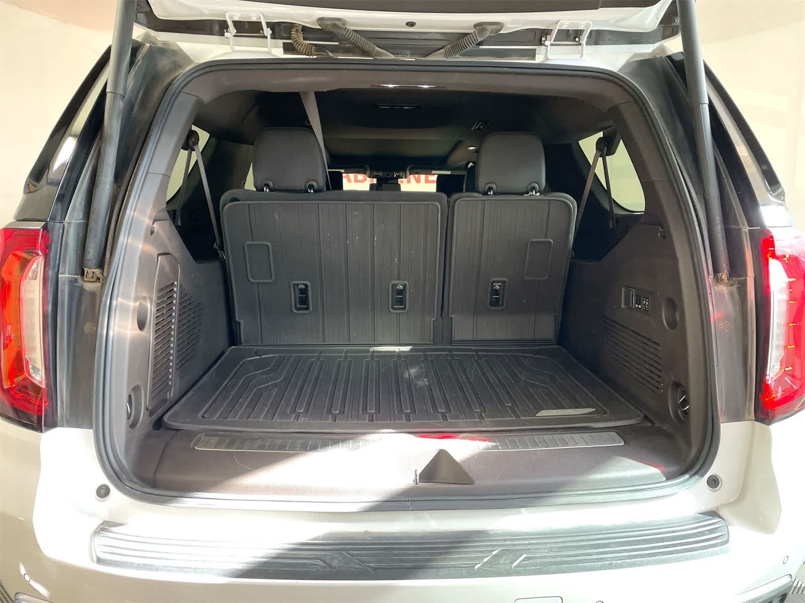 Thumbnail: 2023 GMC Yukon XL - 5