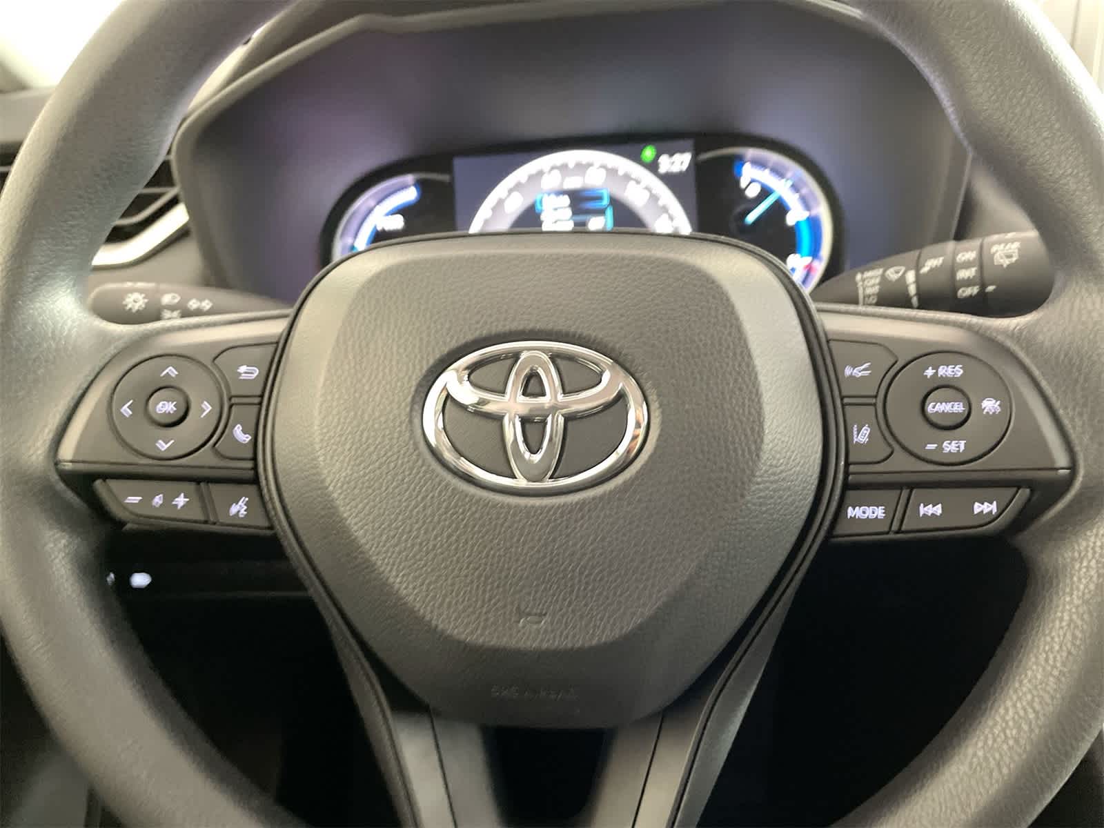 Thumbnail: 2025 Toyota RAV4 - 18