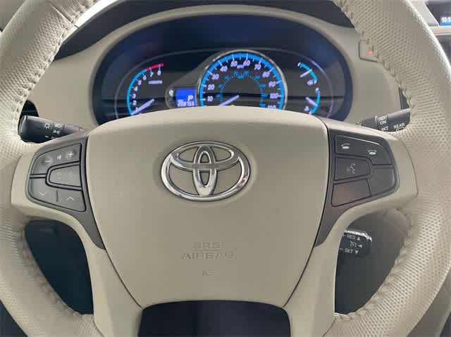 2013 Toyota Sienna XLE 19