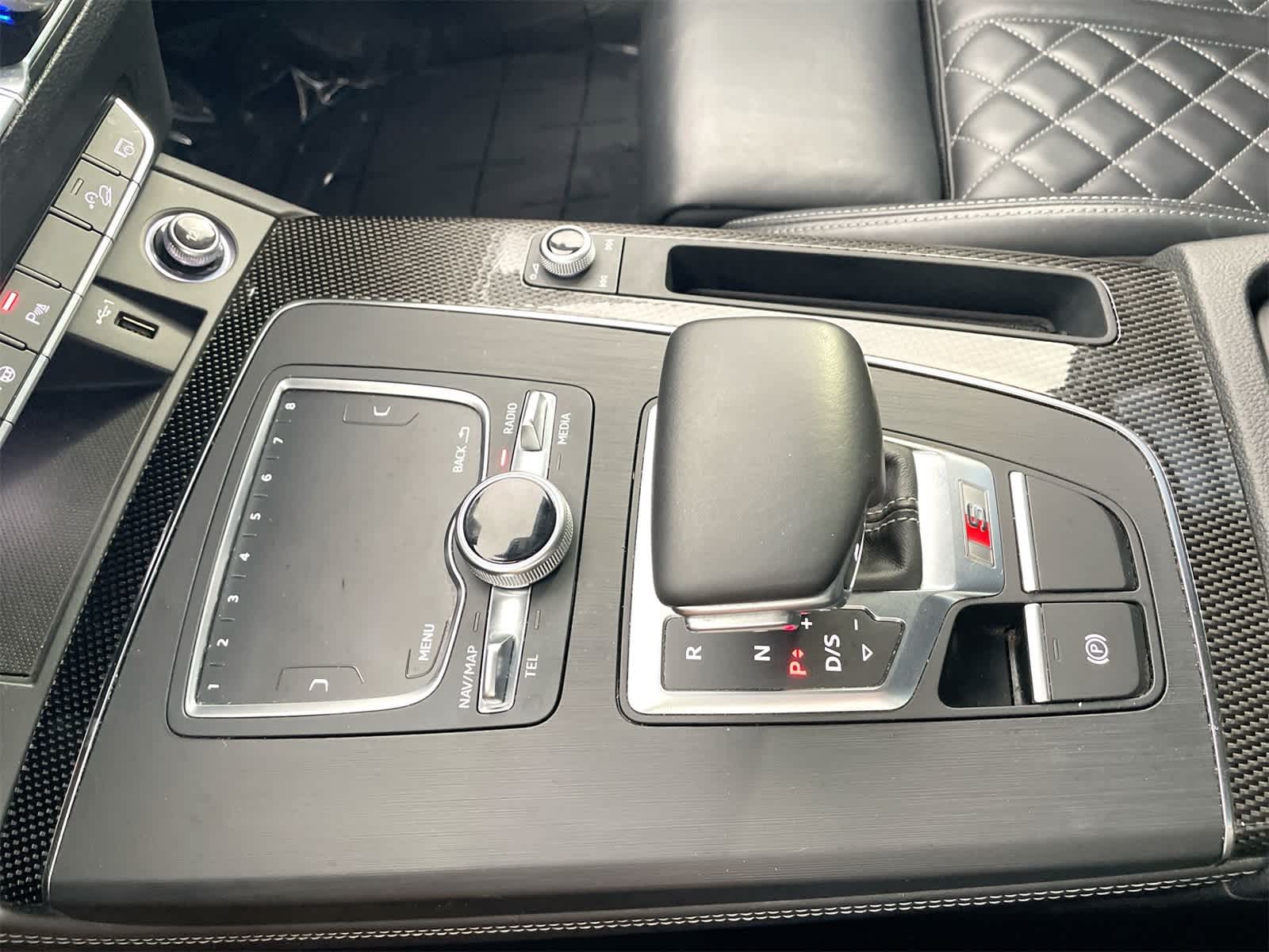 Thumbnail: 2020 Audi SQ5 - 23