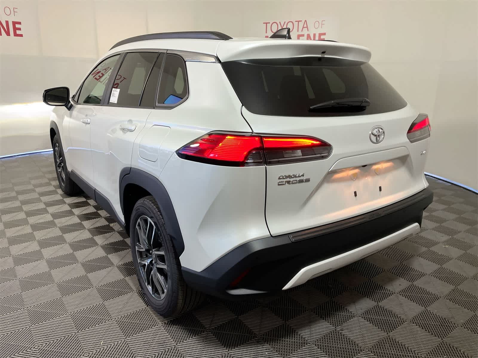 Thumbnail: 2026 Toyota Corolla Cross - 3