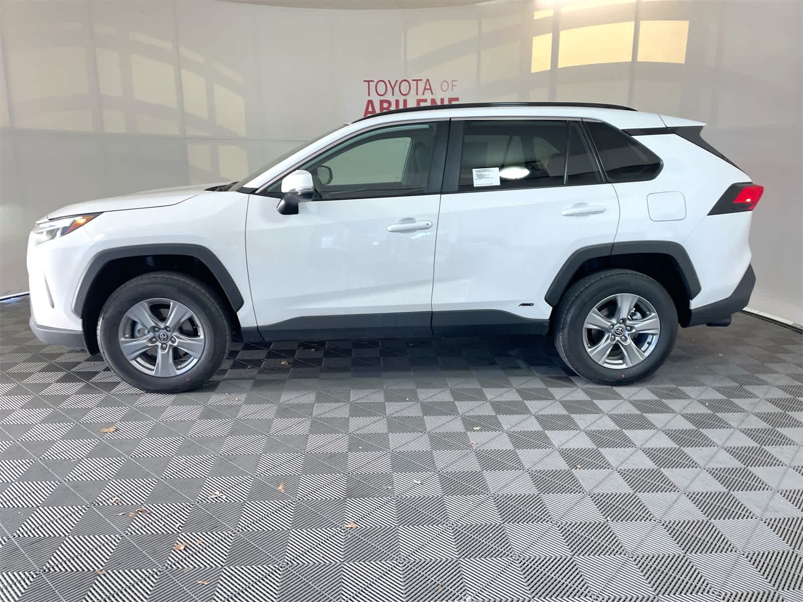 Thumbnail: 2025 Toyota RAV4 - 2