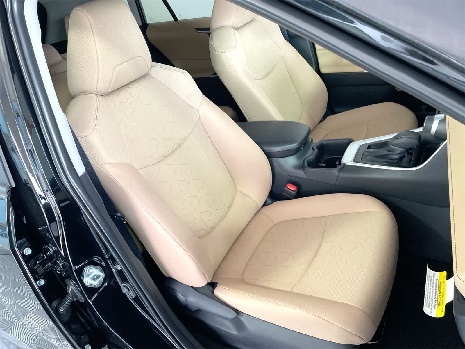 Thumbnail: 2025 Toyota RAV4 - 14