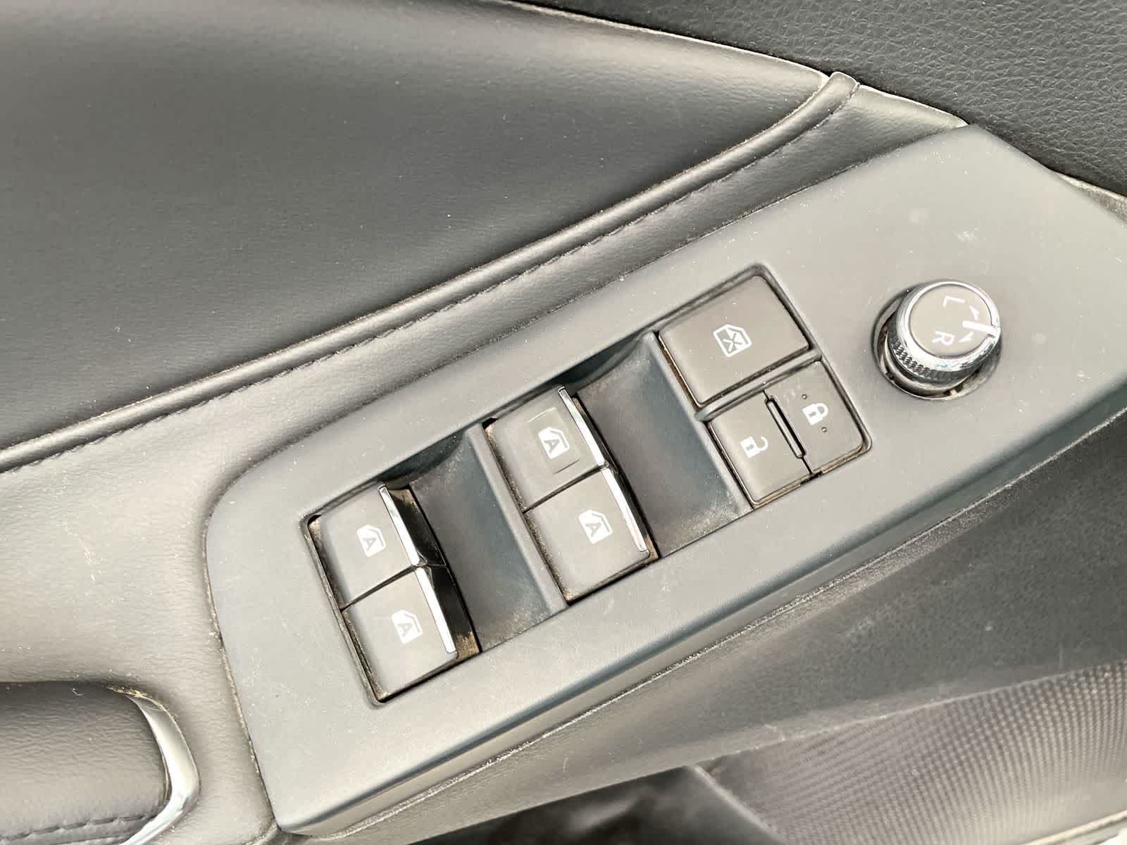 Thumbnail: 2022 Toyota Avalon - 12