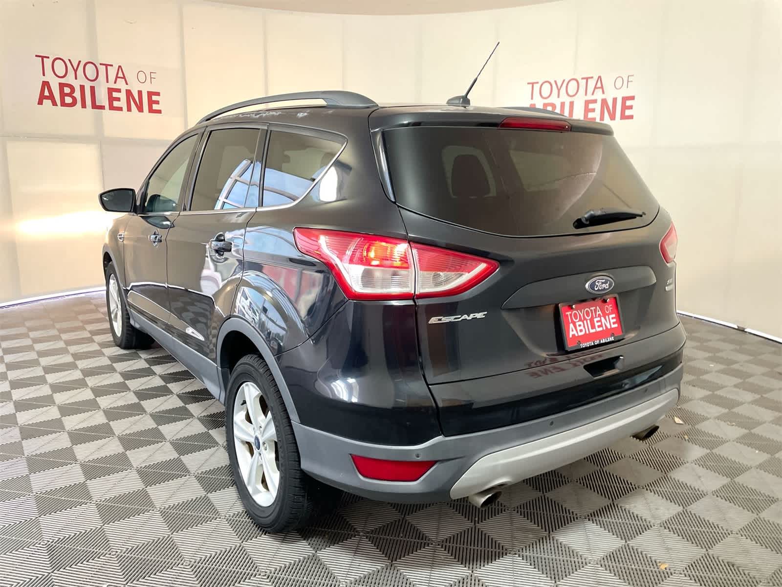 Thumbnail: 2015 Ford Escape - 3