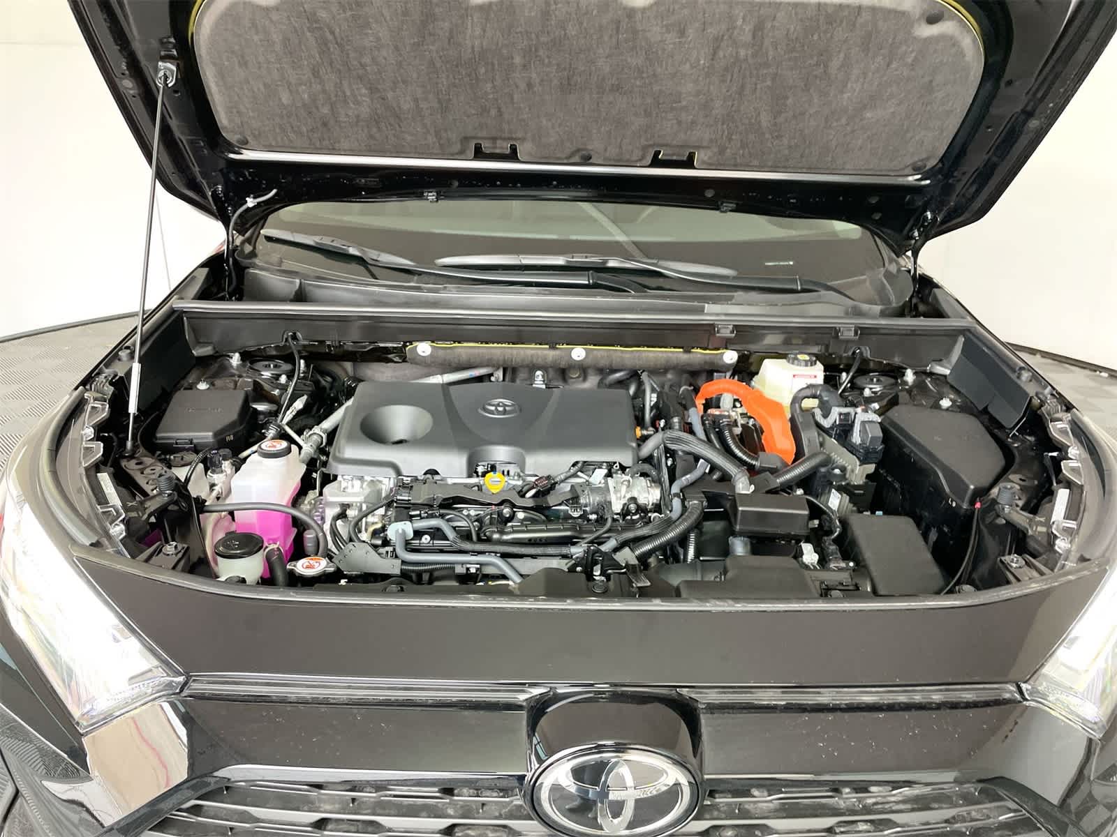 Thumbnail: 2025 Toyota RAV4 - 27