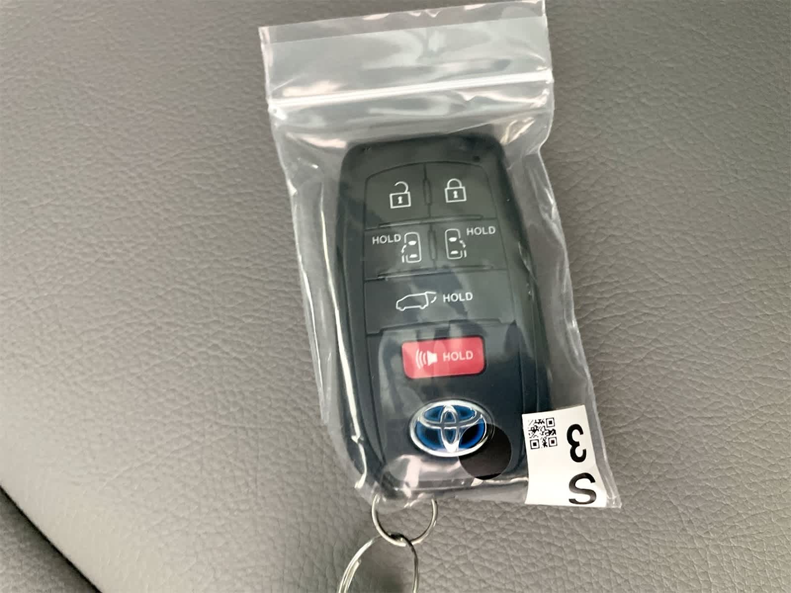 Thumbnail: 2025 Toyota Sienna - 29