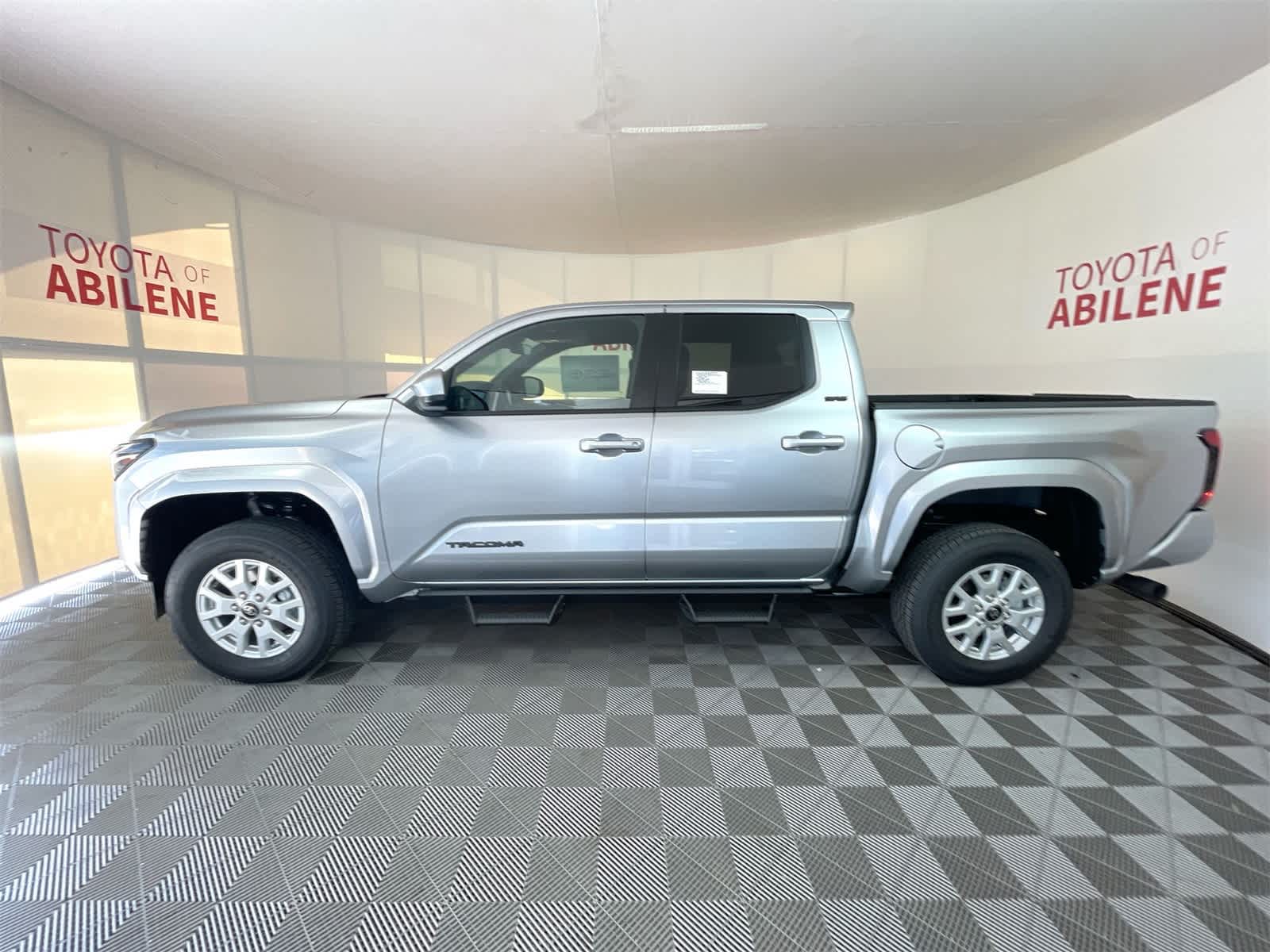Thumbnail: 2025 Toyota Tacoma - 2