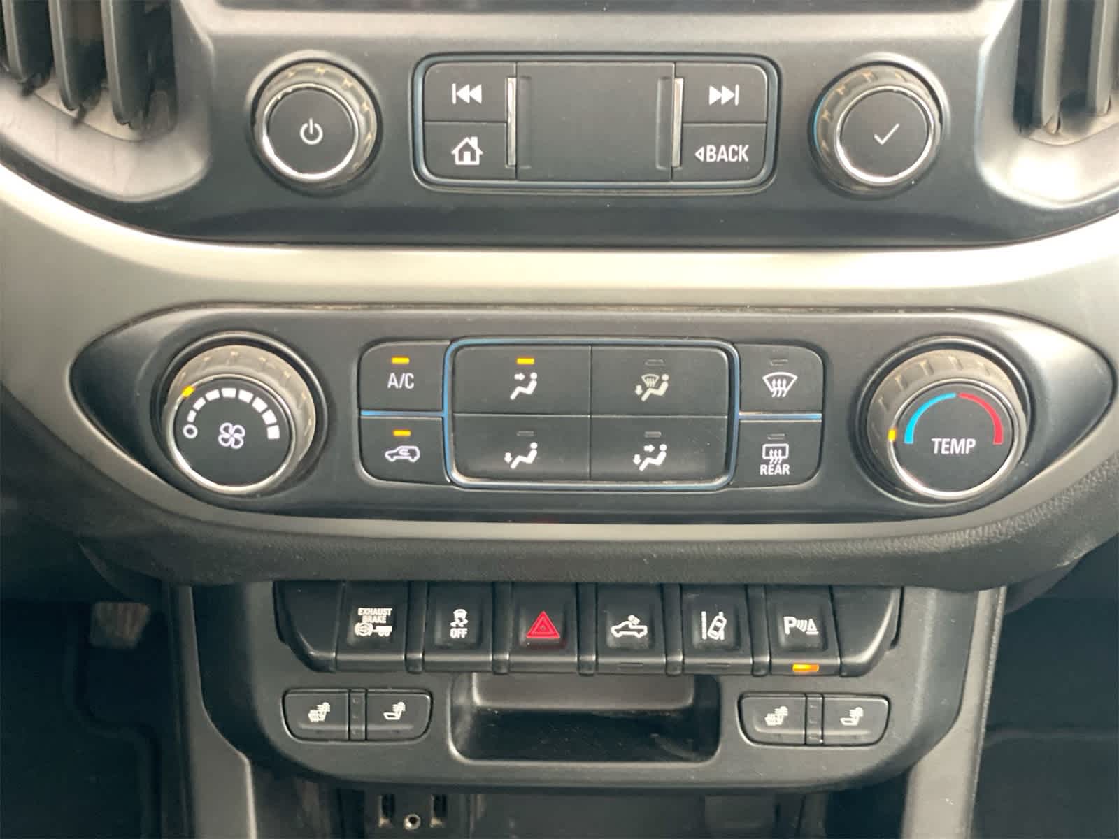 Thumbnail: 2019 Chevrolet Colorado - 21