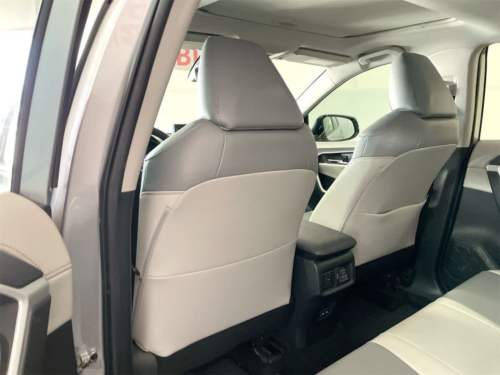 Thumbnail: 2022 Toyota RAV4 - 13