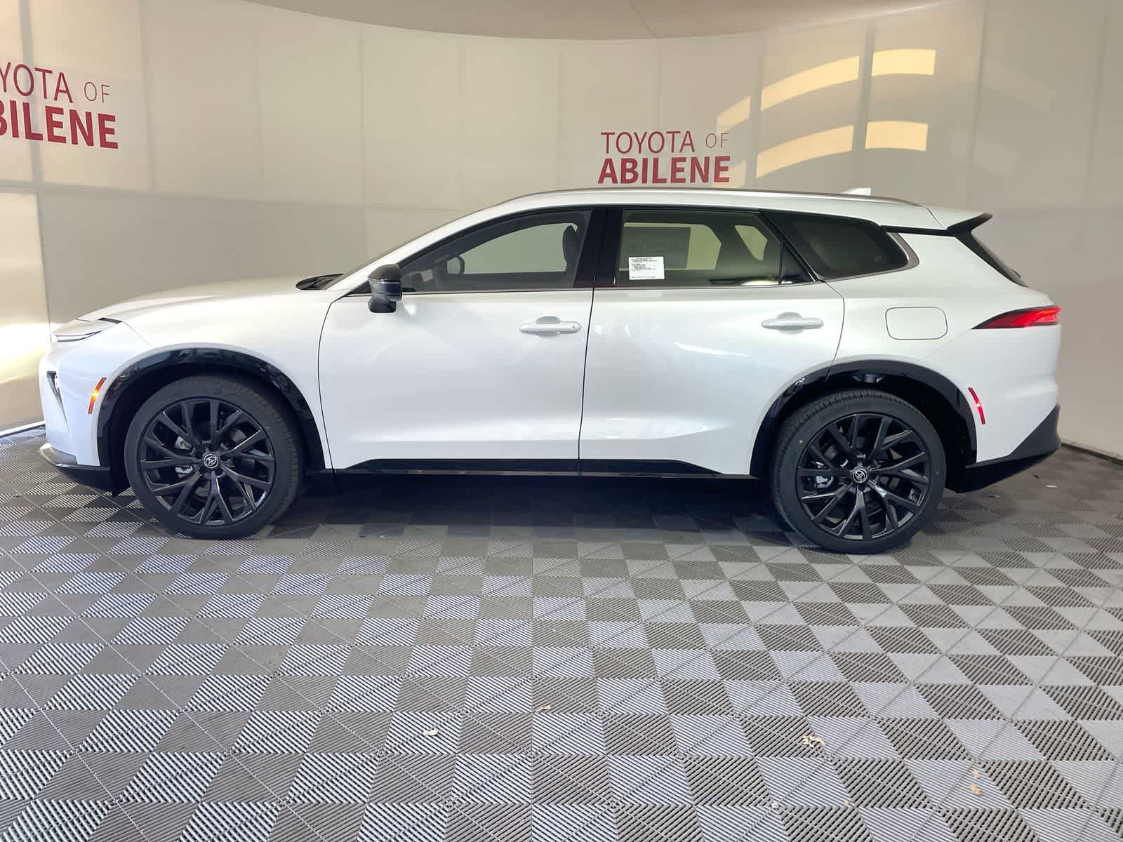 Thumbnail: 2026 Toyota Crown Signia - 2