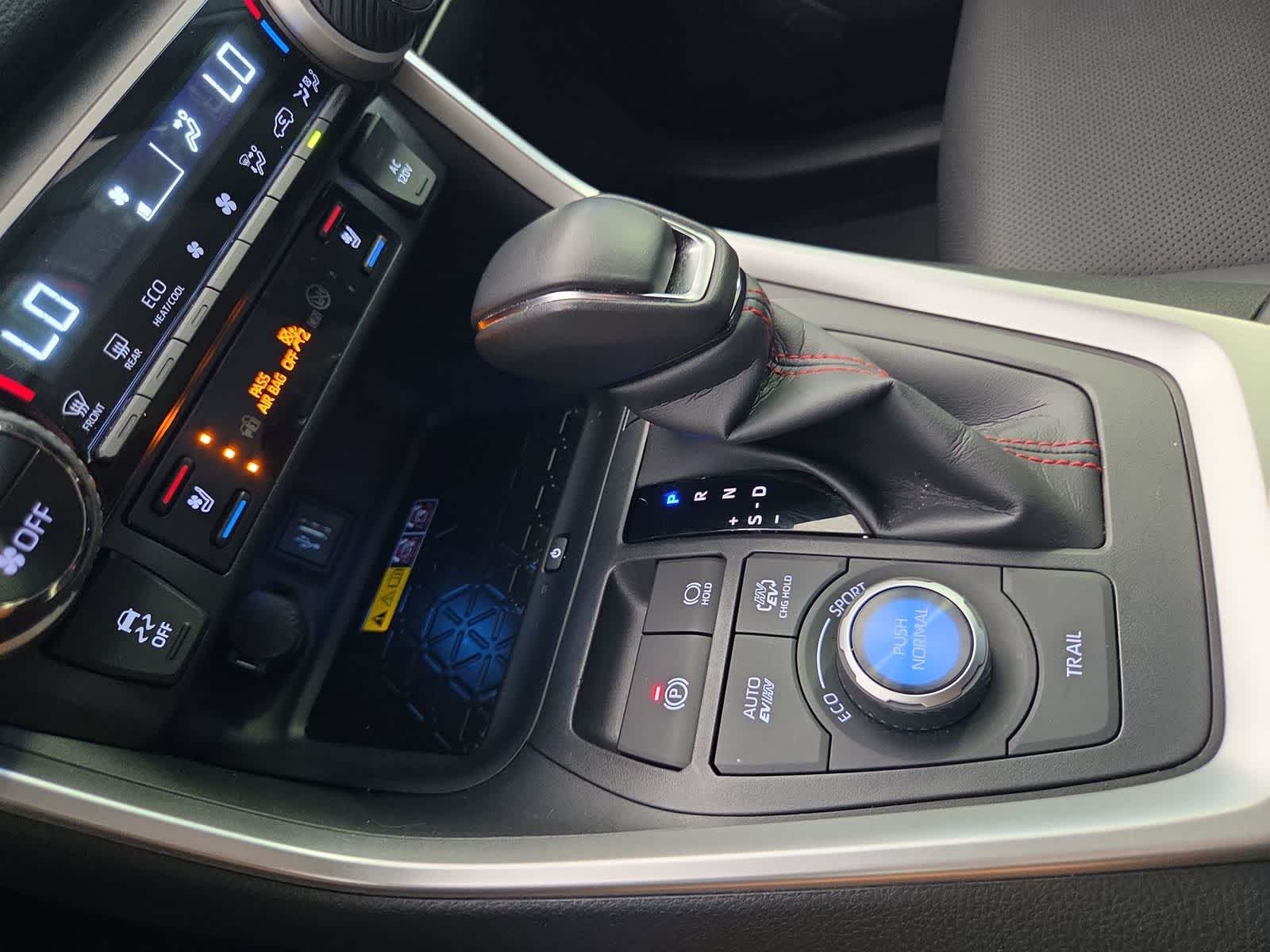 Thumbnail: 2025 Toyota RAV4 - 23