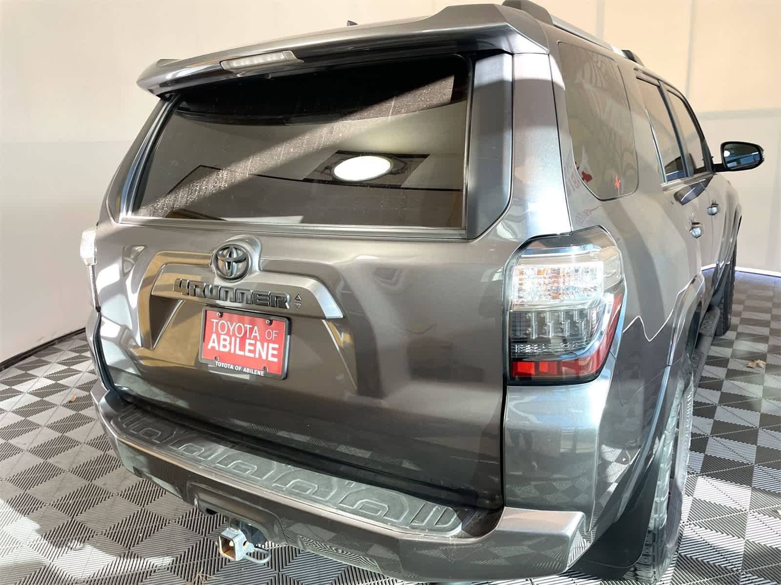 Thumbnail: 2022 Toyota 4Runner - 5