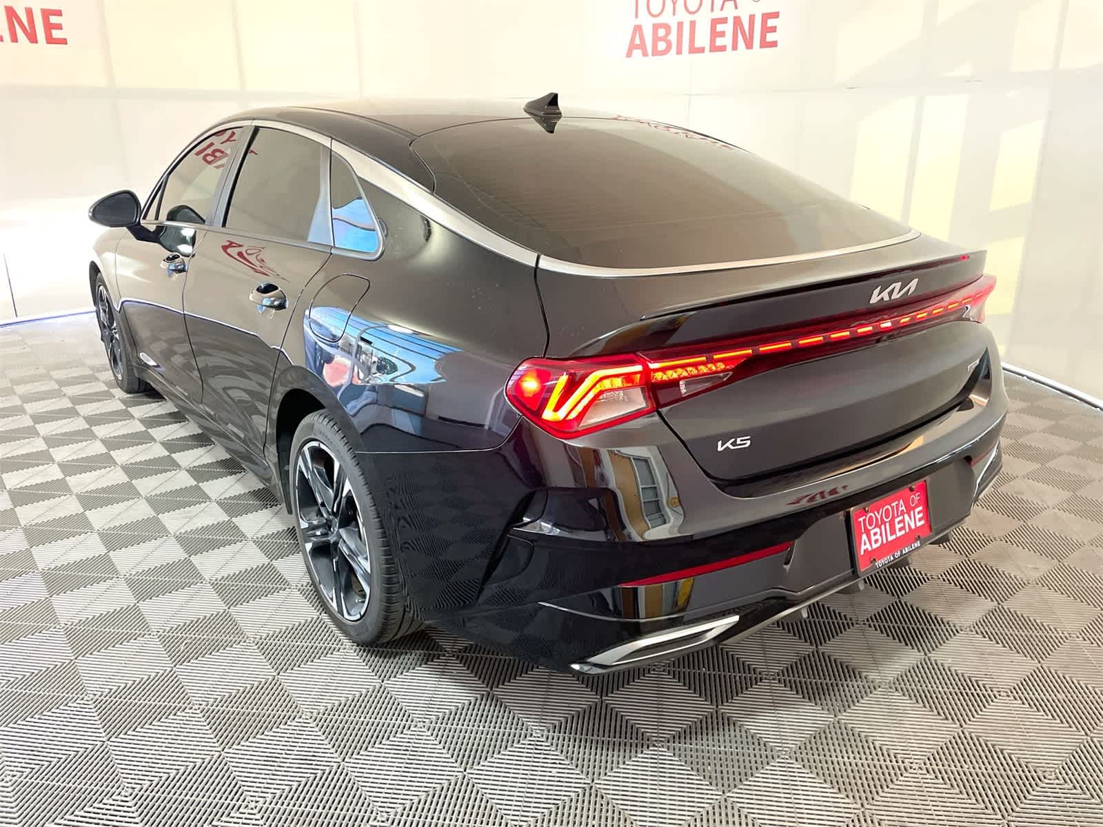 Thumbnail: 2023 Kia K5 - 2