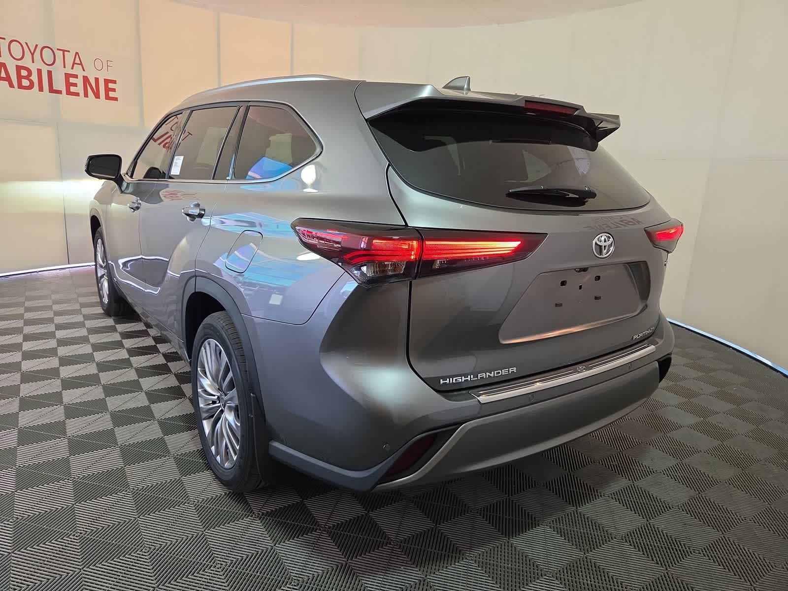 Thumbnail: 2026 Toyota Highlander - 3