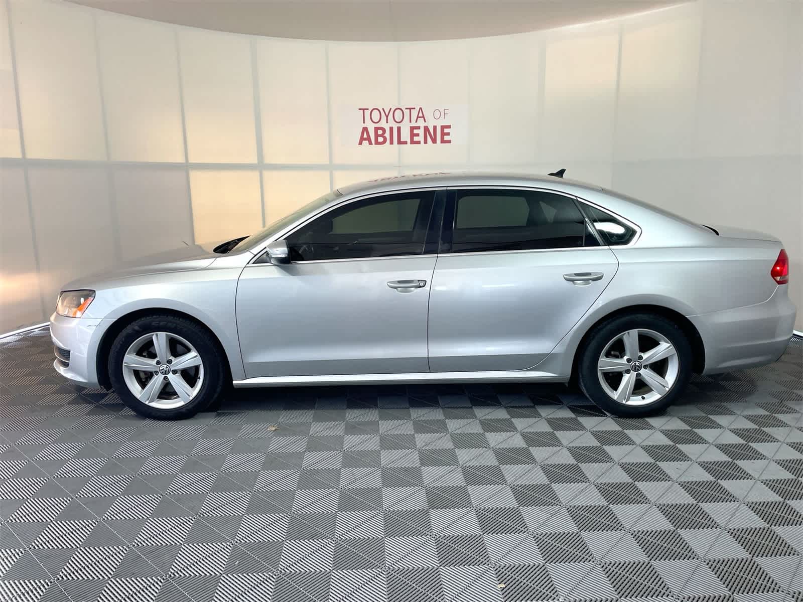 Thumbnail: 2014 Volkswagen Passat - 2