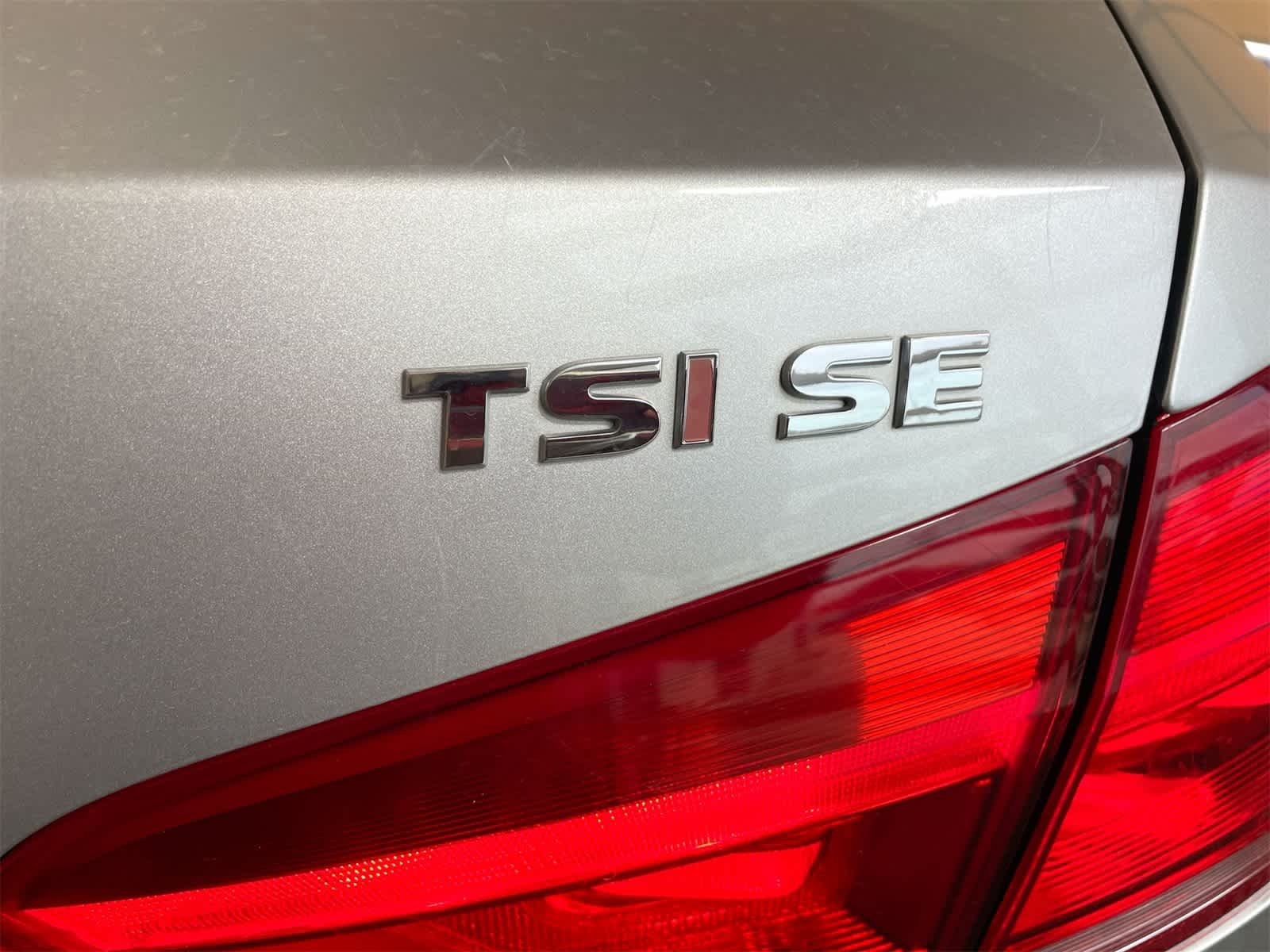 Thumbnail: 2014 Volkswagen Passat - 6