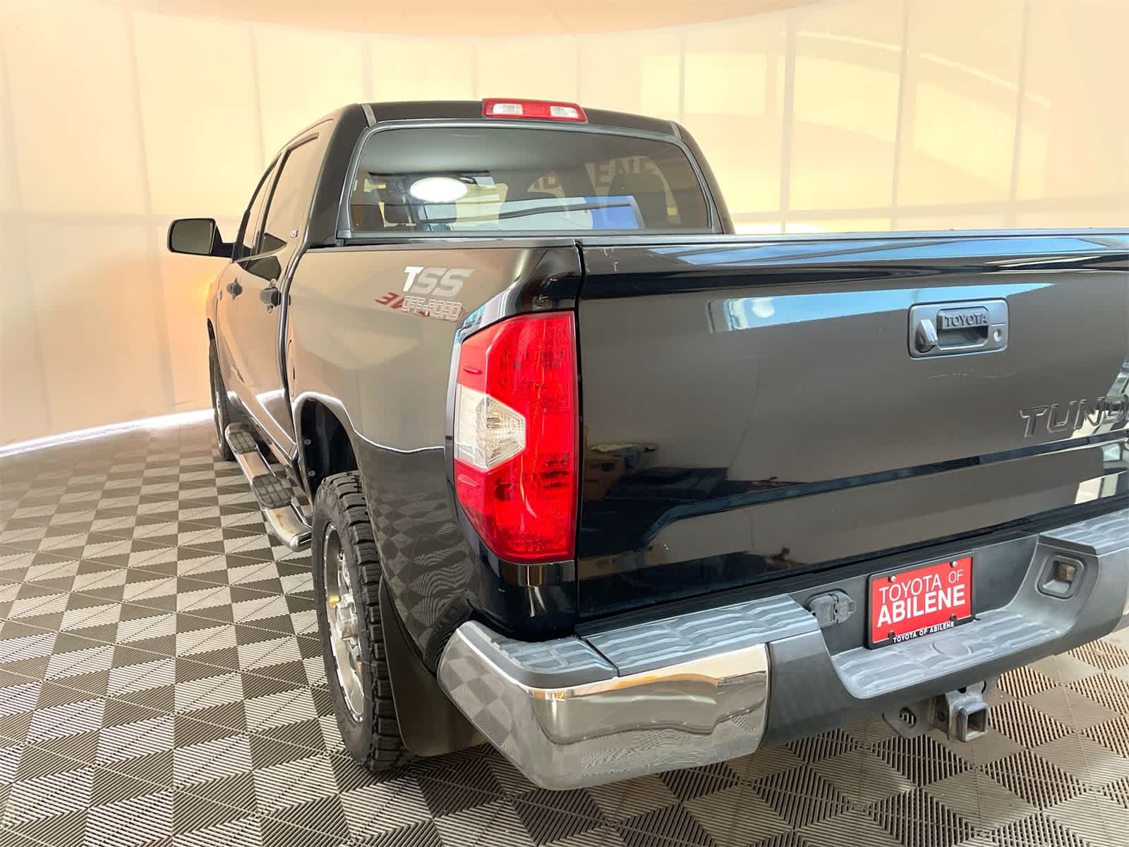 Thumbnail: 2015 Toyota Tundra - 3