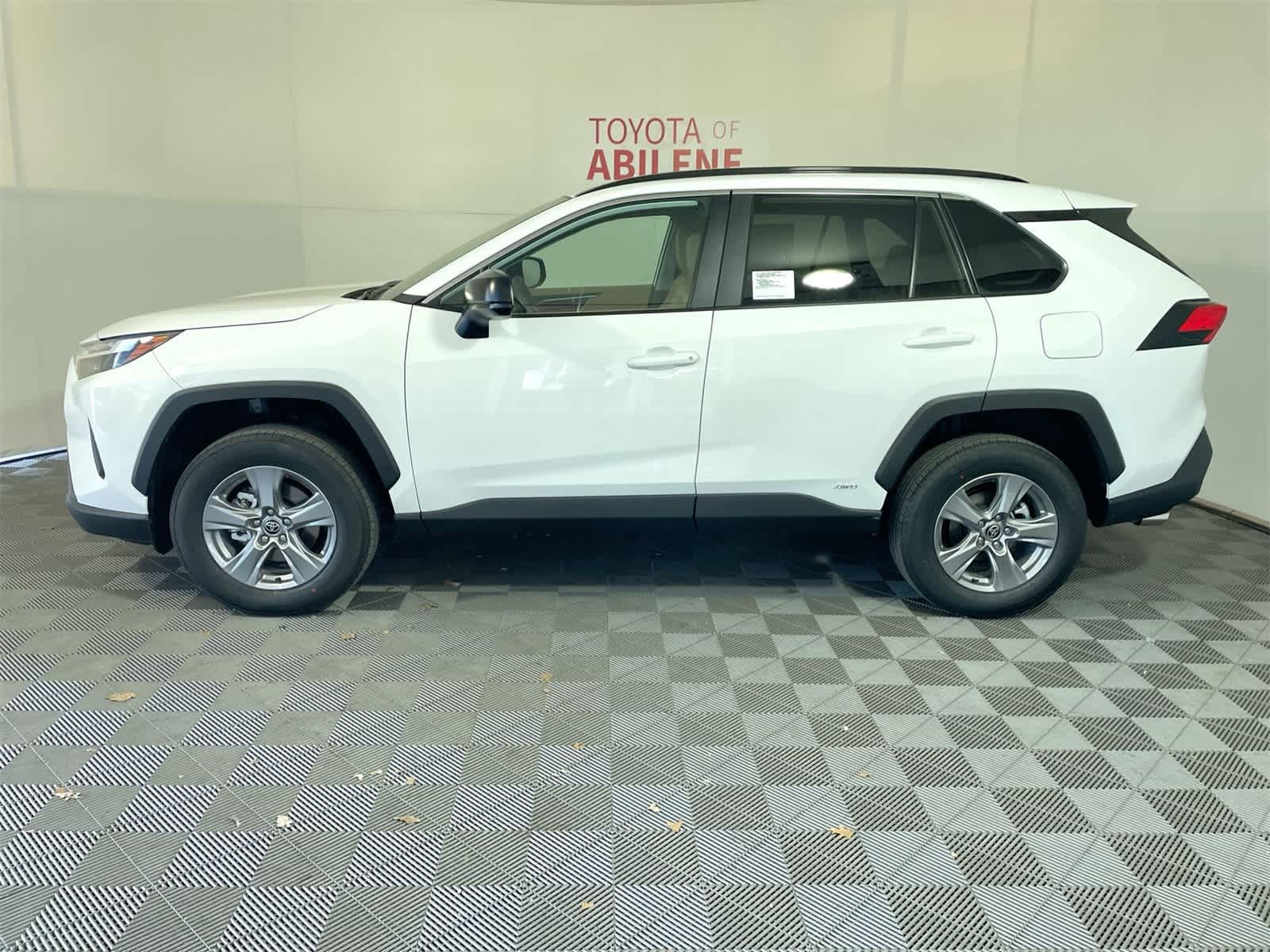 Thumbnail: 2025 Toyota RAV4 - 2