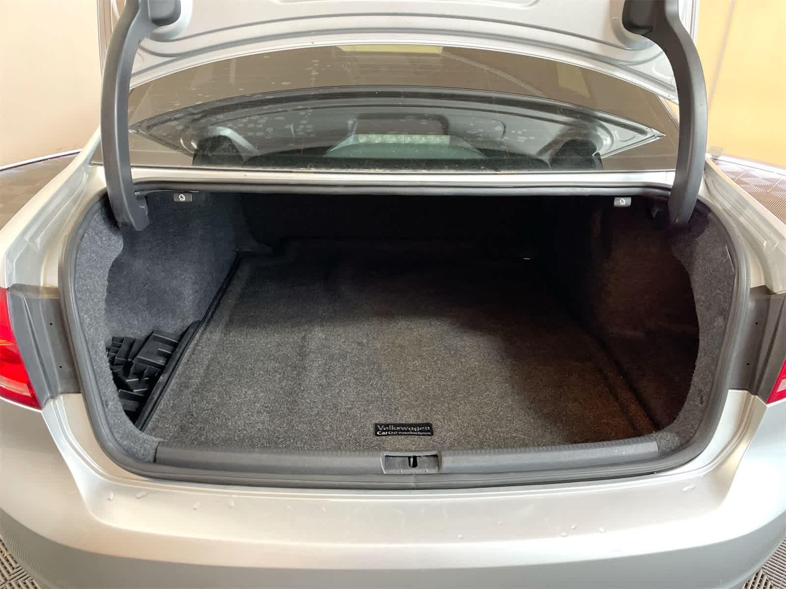 Thumbnail: 2014 Volkswagen Passat - 5