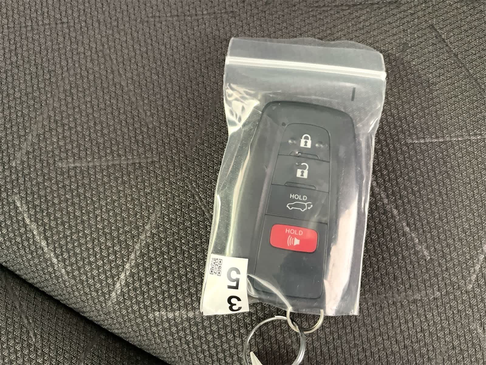 Thumbnail: 2025 Toyota RAV4 - 28