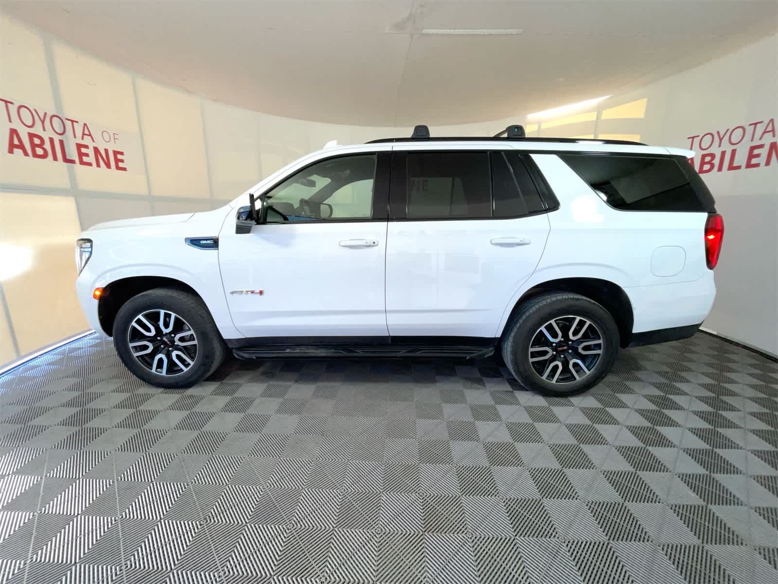 Thumbnail: 2022 GMC Yukon - 2