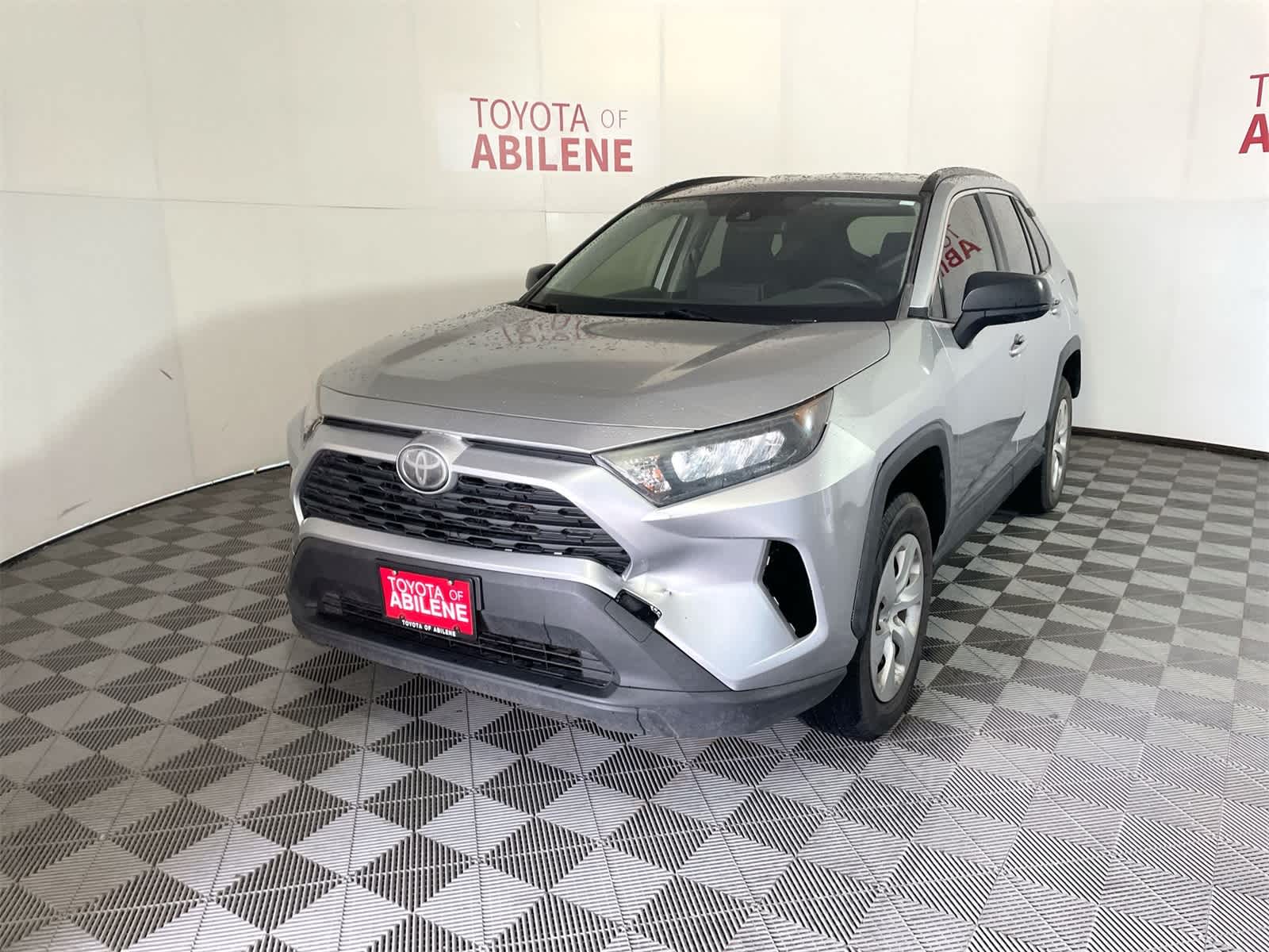 Thumbnail: 2019 Toyota RAV4 - 1