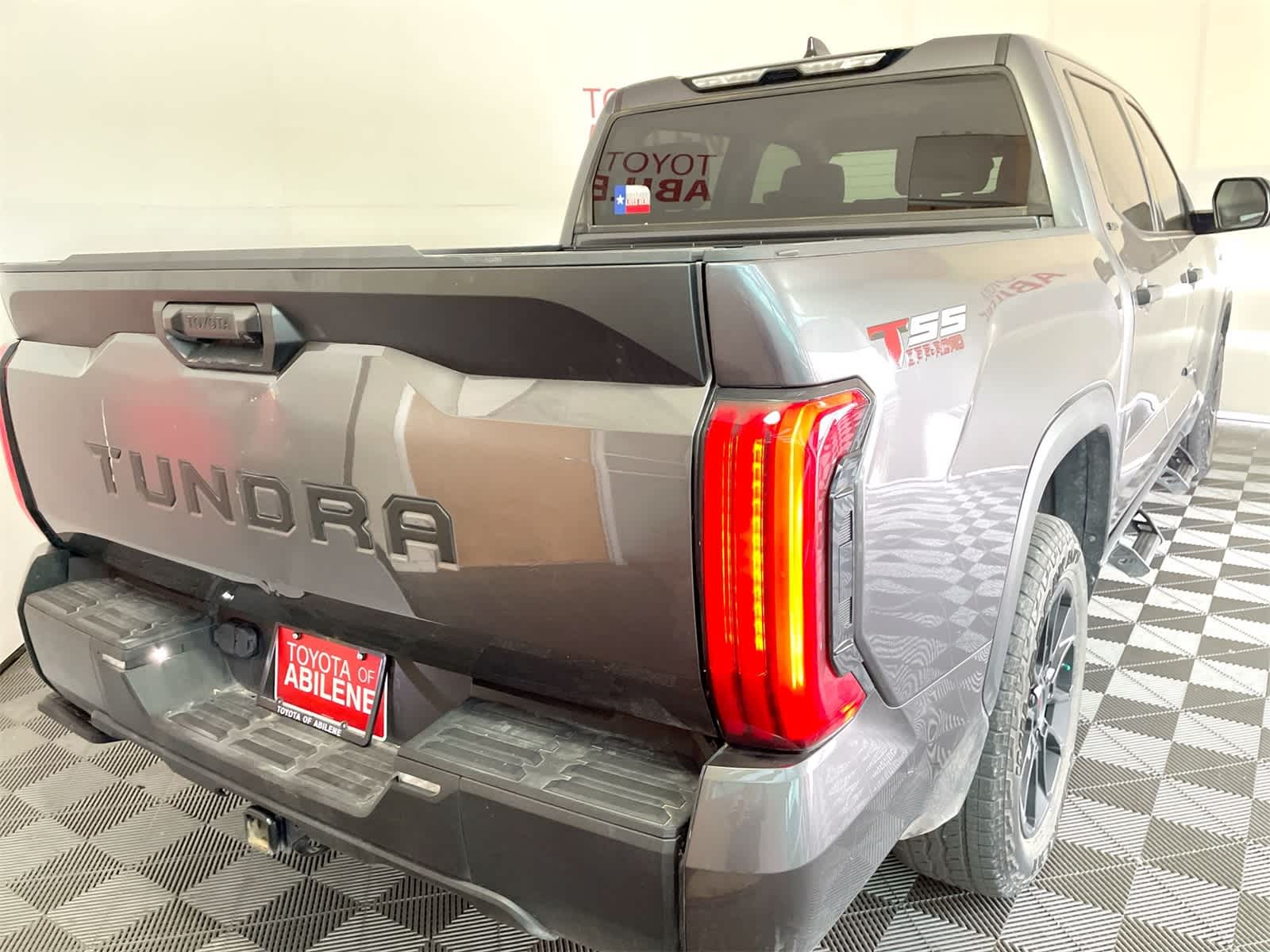 Thumbnail: 2023 Toyota Tundra - 7