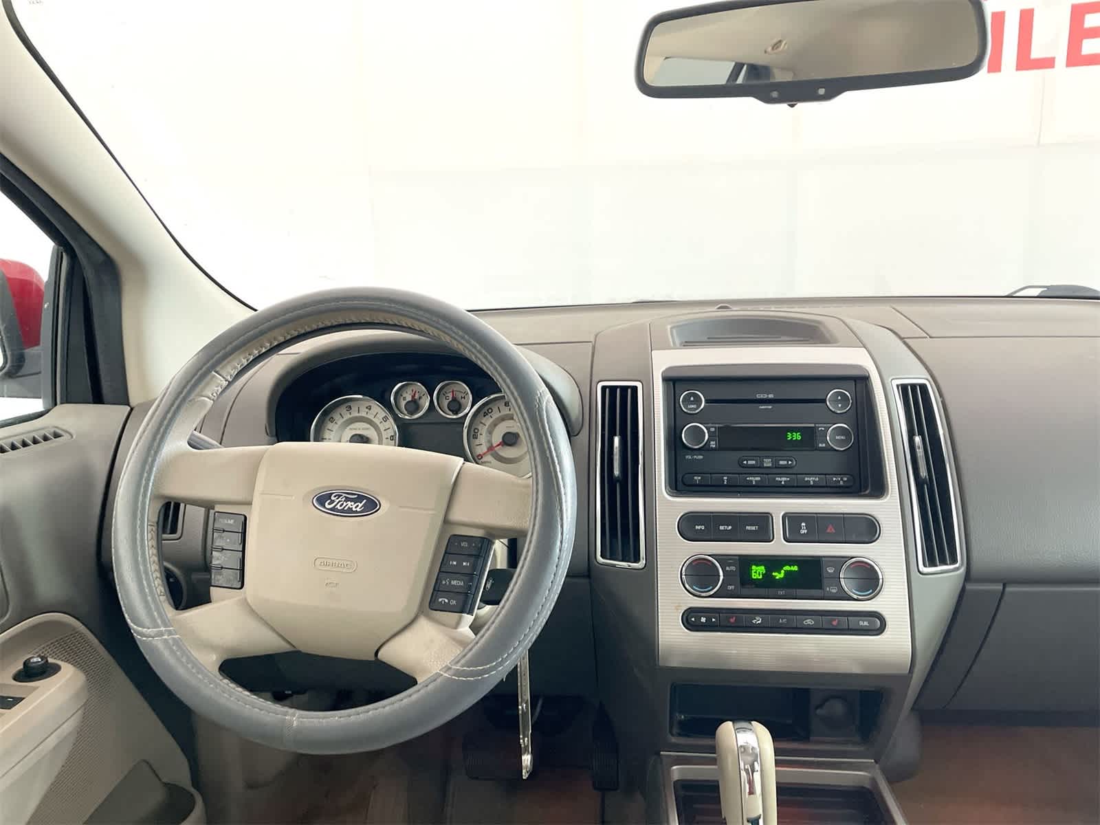 Thumbnail: 2010 Ford Edge - 16