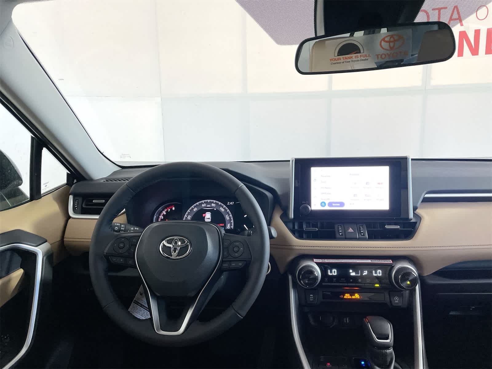 Thumbnail: 2025 Toyota RAV4 - 15