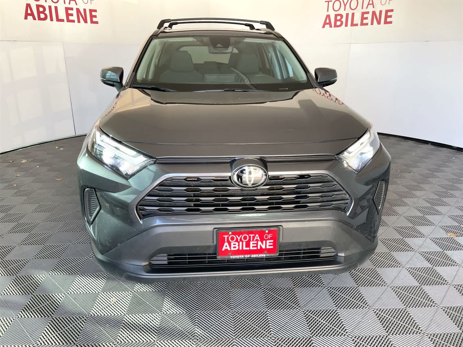 Thumbnail: 2022 Toyota RAV4 - 8