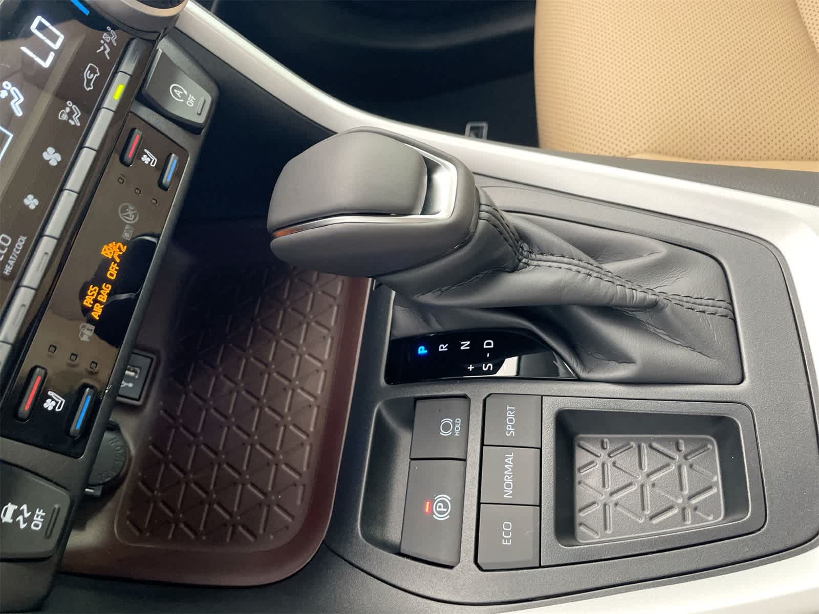 Thumbnail: 2025 Toyota RAV4 - 23