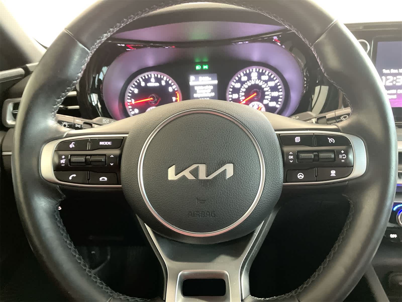 Thumbnail: 2023 Kia K5 - 17