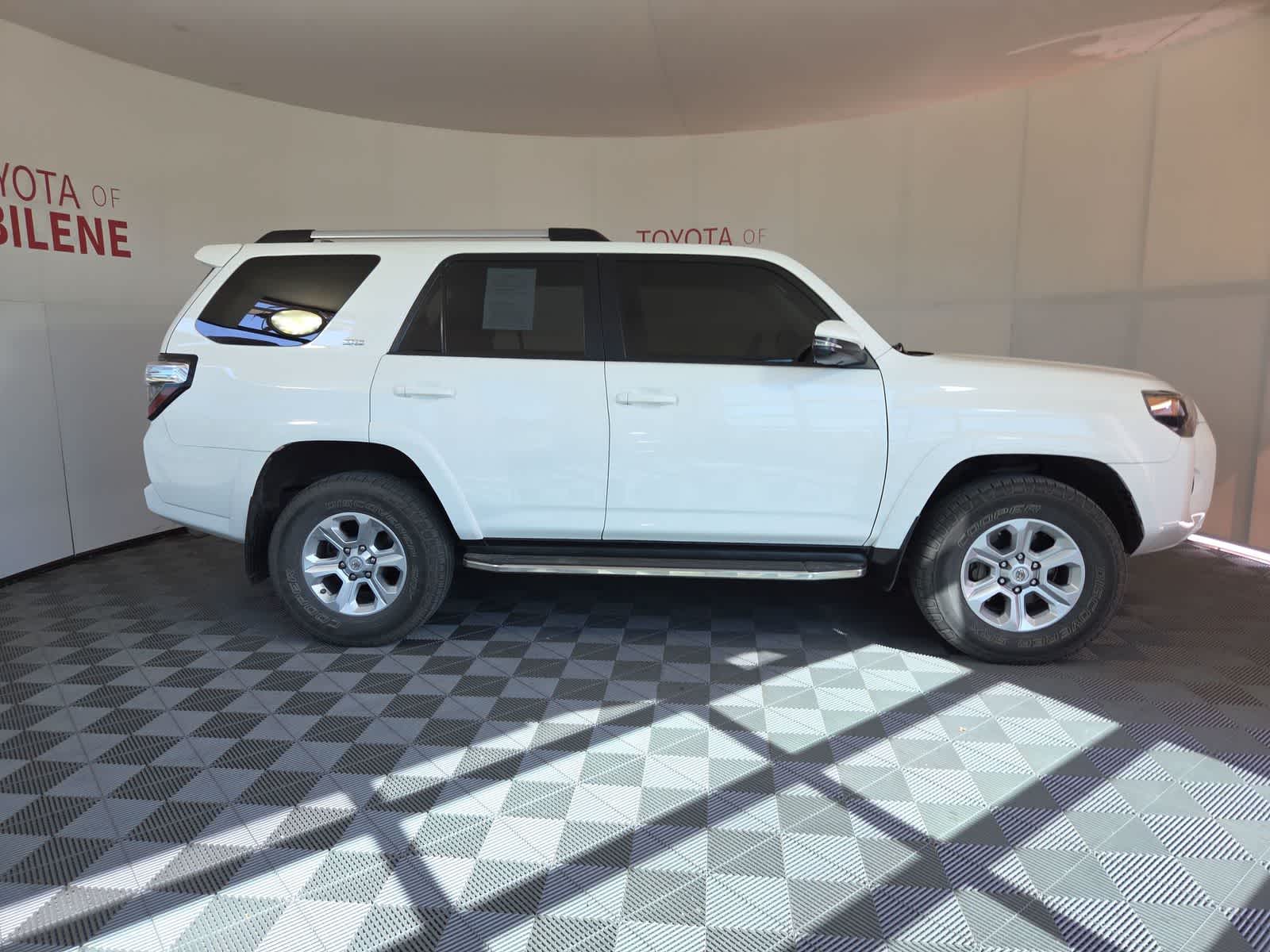 Thumbnail: 2019 Toyota 4Runner - 8