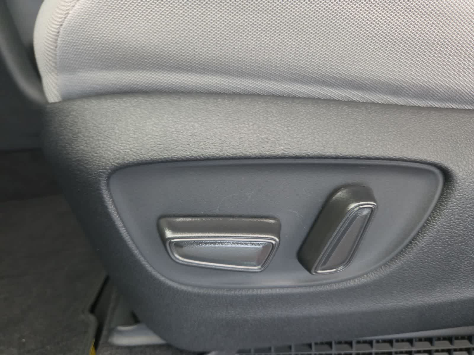Thumbnail: 2026 Toyota Sienna - 10