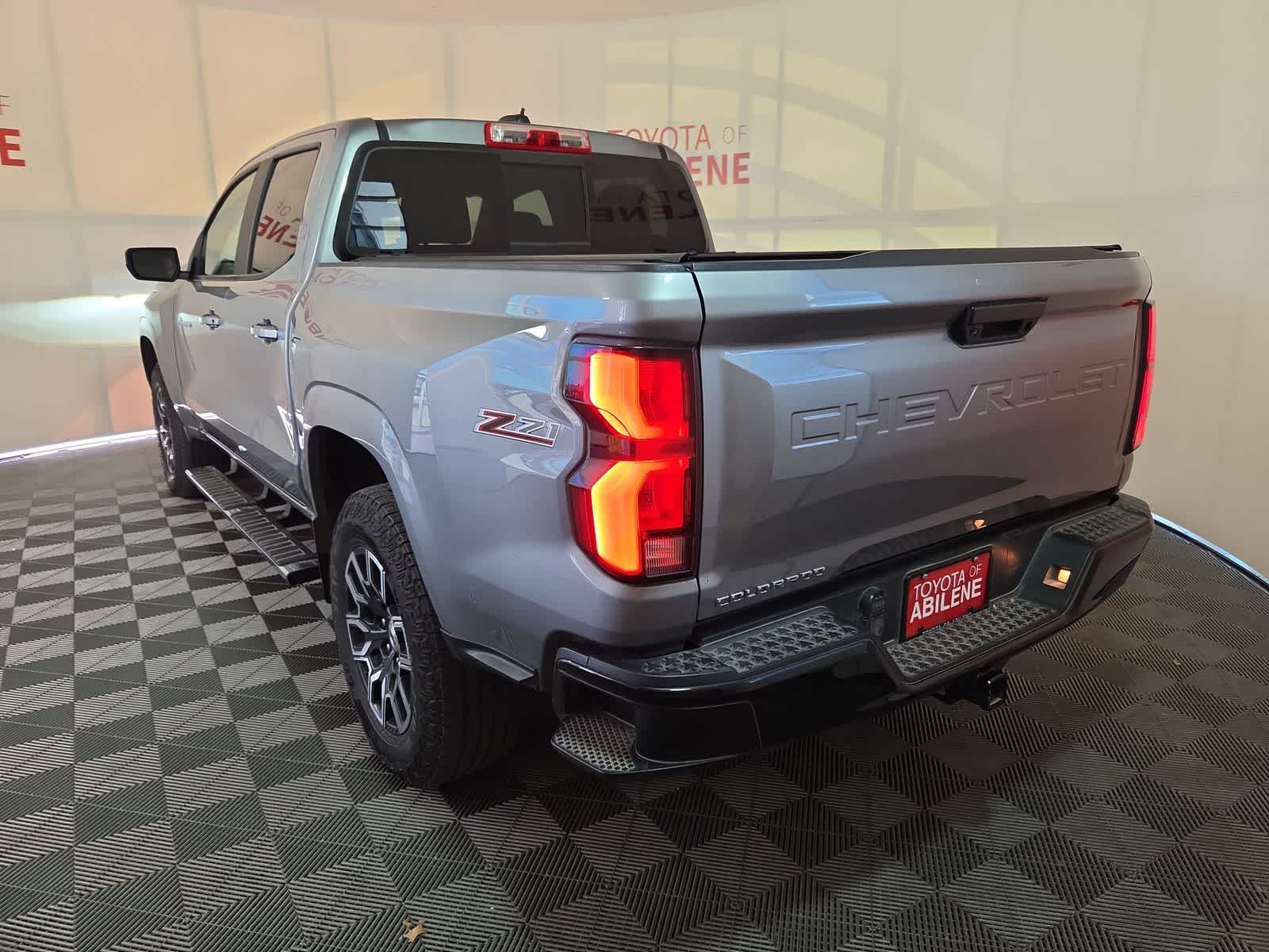 Thumbnail: 2023 Chevrolet Colorado - 3