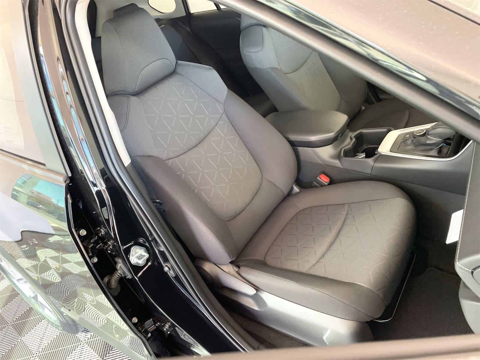 Thumbnail: 2025 Toyota RAV4 - 14