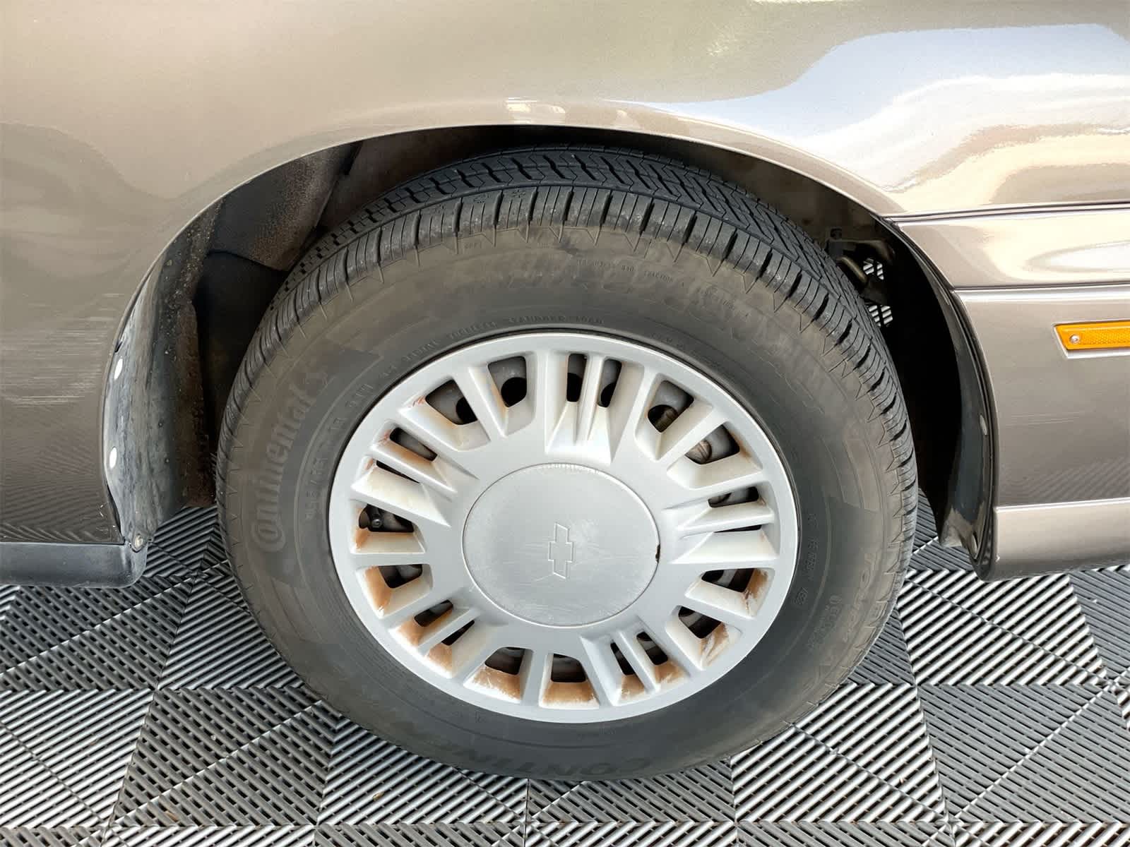 Thumbnail: 2001 Chevrolet Malibu - 20
