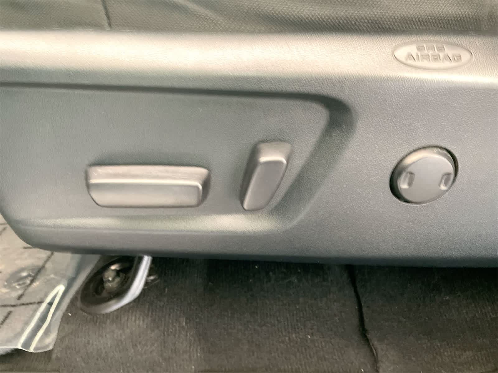 Thumbnail: 2015 Toyota Tundra - 10