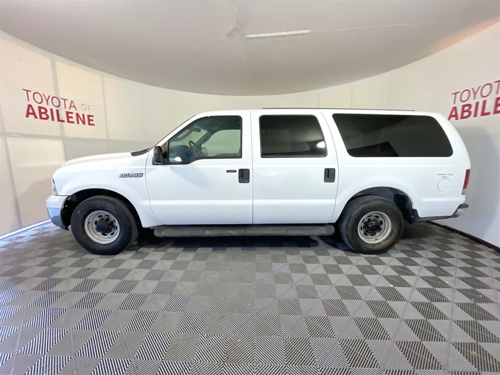 Thumbnail: 2005 Ford Excursion - 2