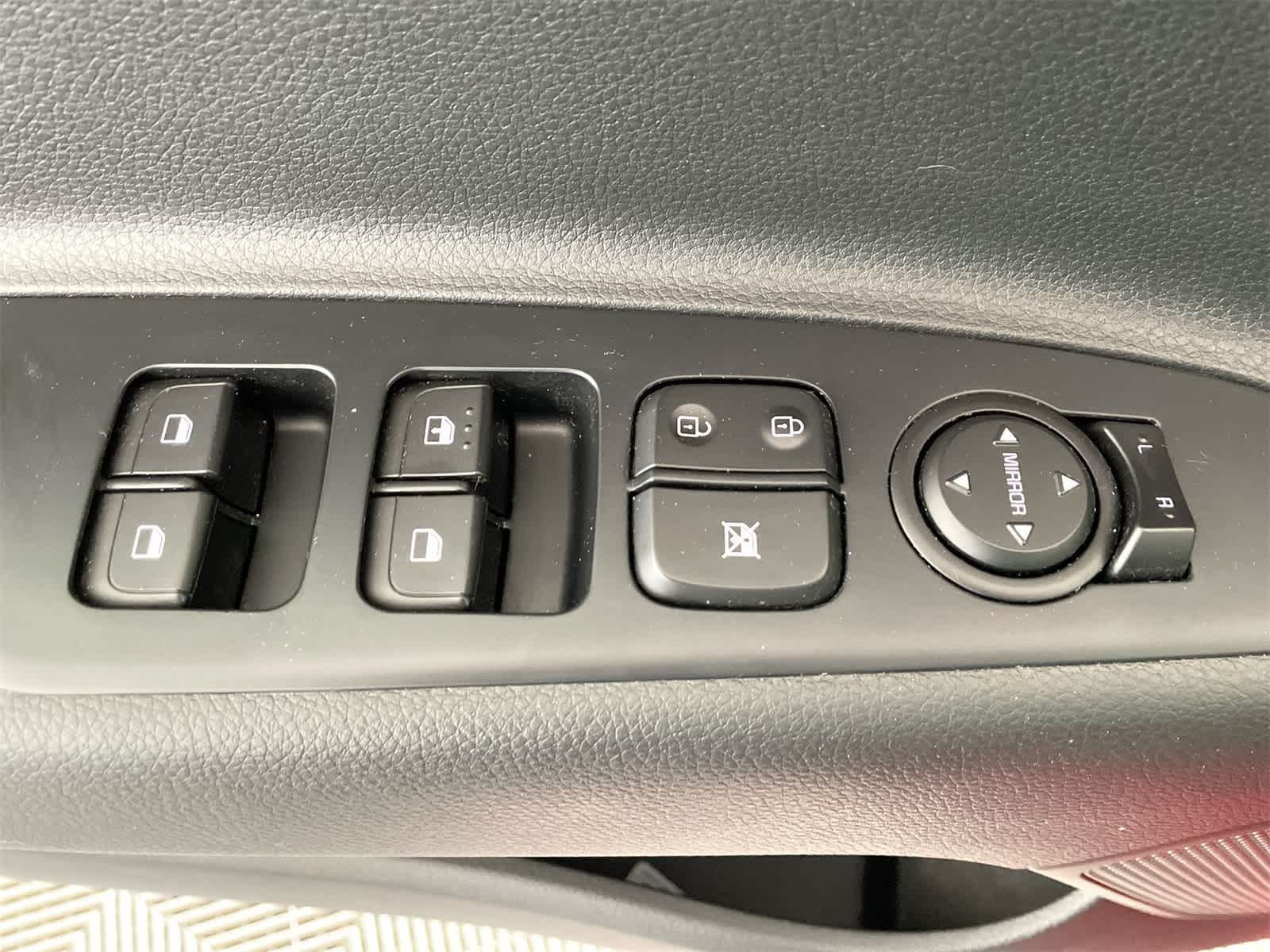 Thumbnail: 2023 Kia Rio - 10