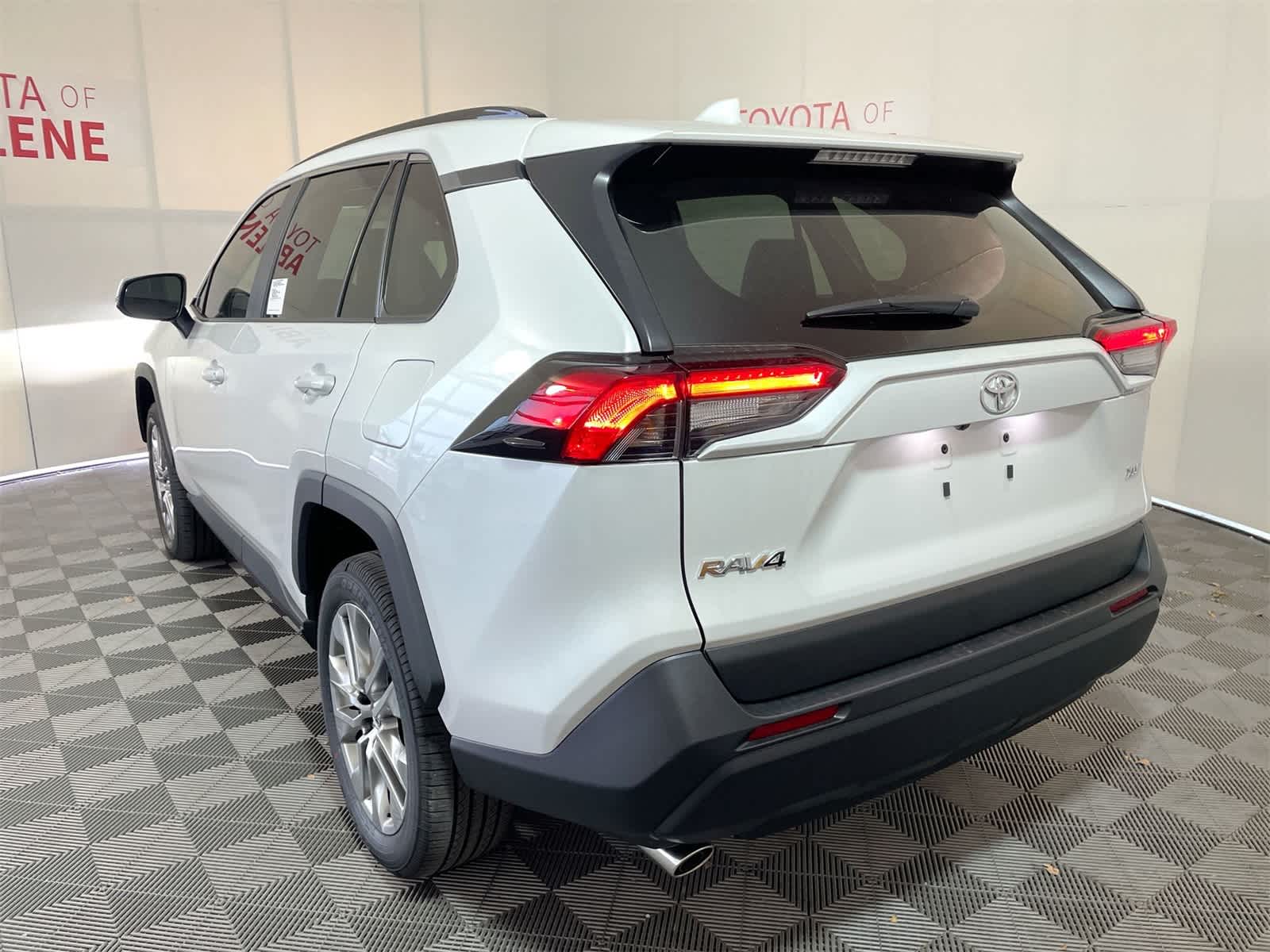 Thumbnail: 2025 Toyota RAV4 - 3