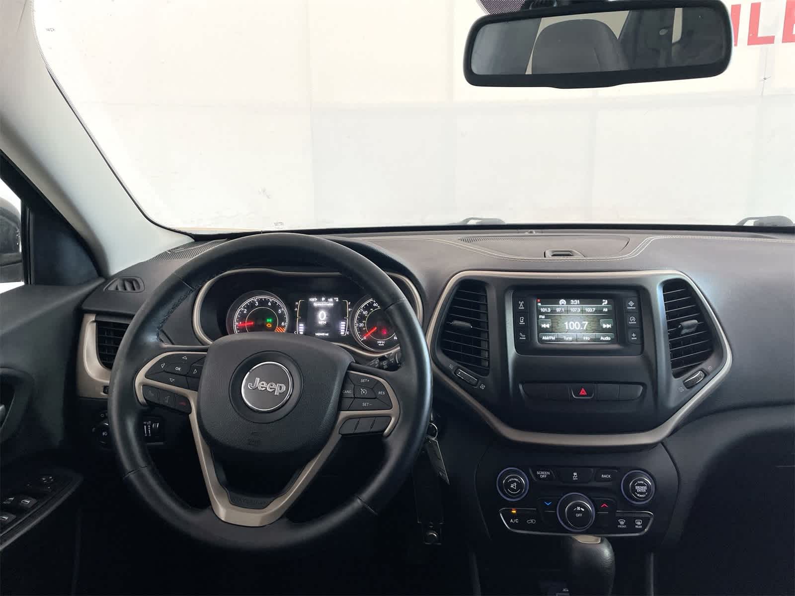 Thumbnail: 2015 Jeep Cherokee - 15