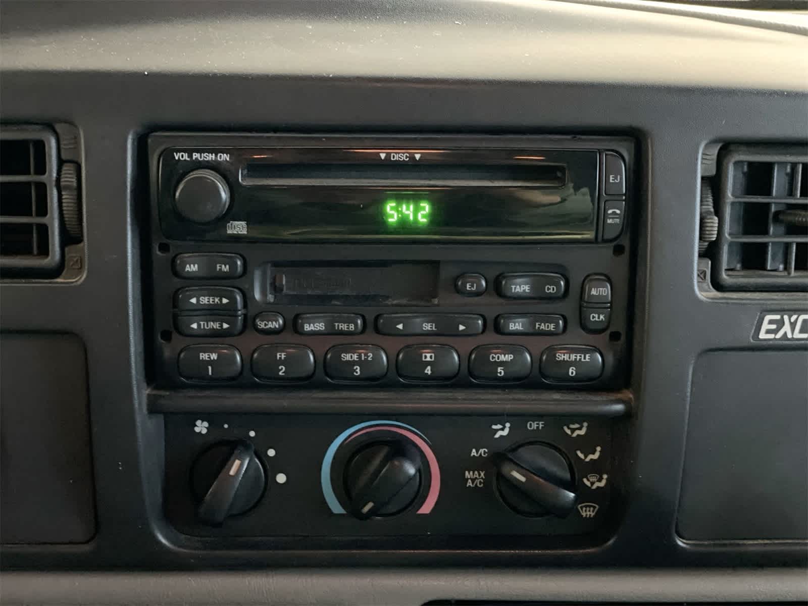 Thumbnail: 2005 Ford Excursion - 19