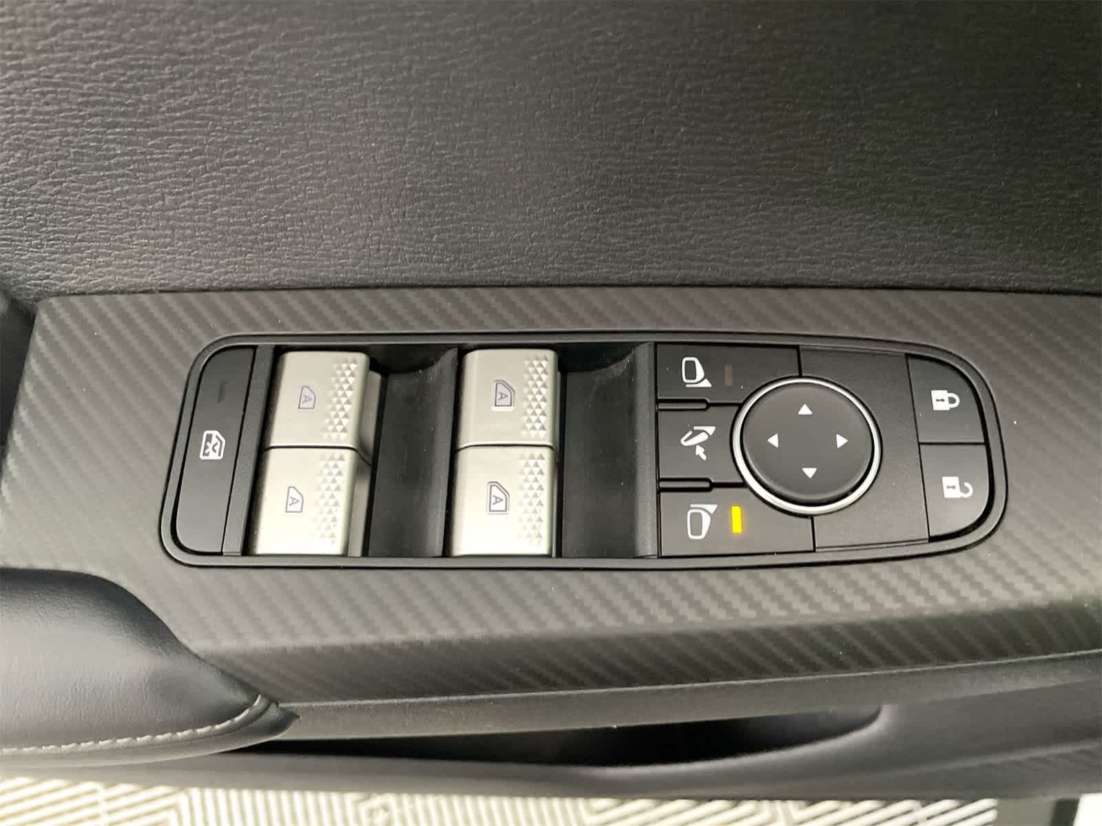 Thumbnail: 2024 Mitsubishi Outlander - 12