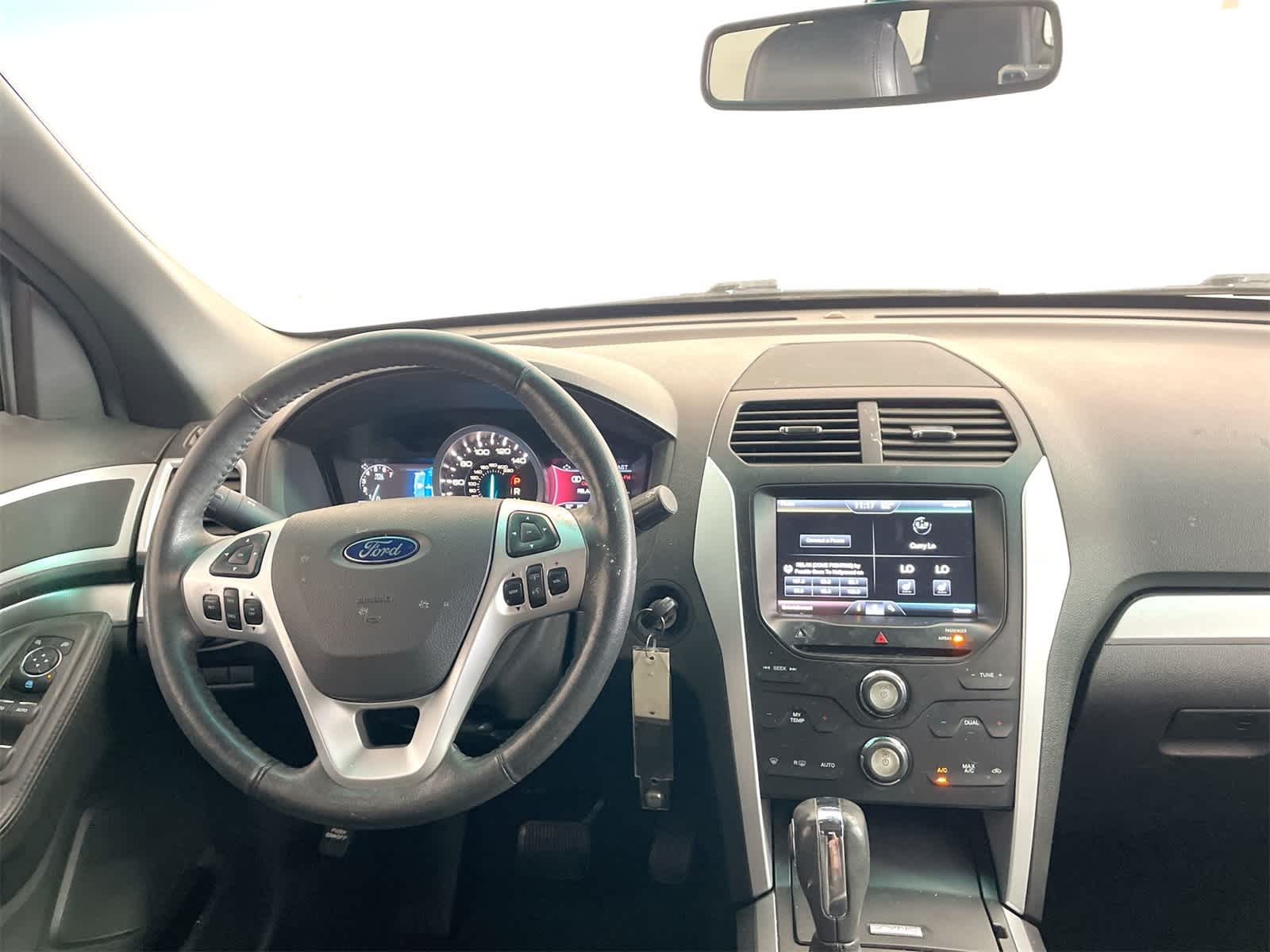 Thumbnail: 2015 Ford Explorer - 17