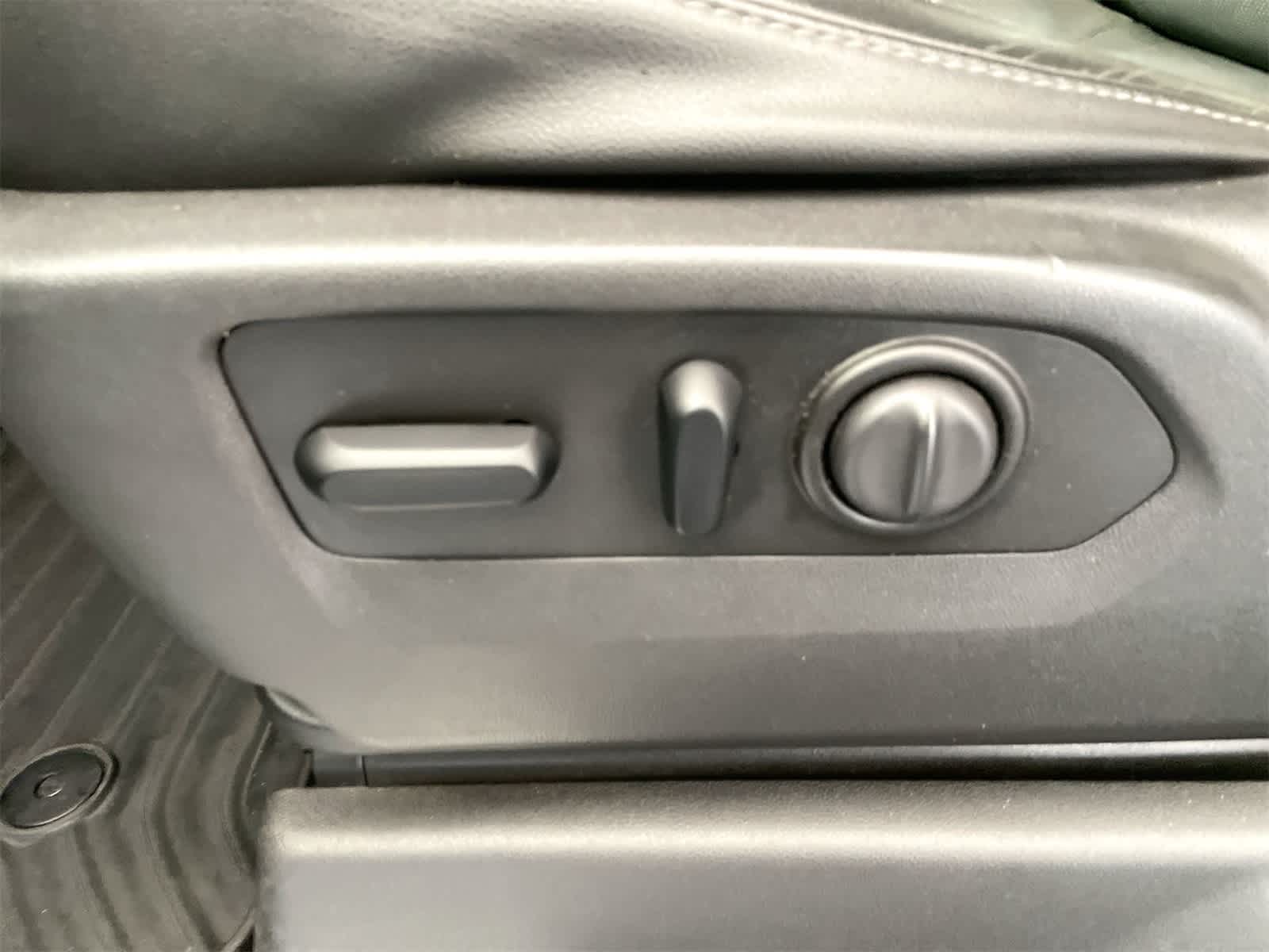 Thumbnail: 2019 Chevrolet Silverado 1500 - 11